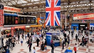 A Walk Through The London Victoria Station London England [upl. by Blakeley904]